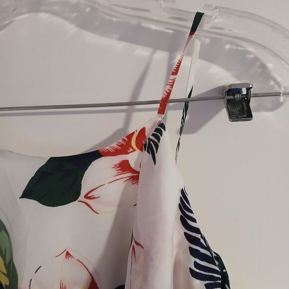 Banana Republic  Women's  White Tropical Floral Flutter Sleeve Top SZ S  GUC - Picture 3 of 11